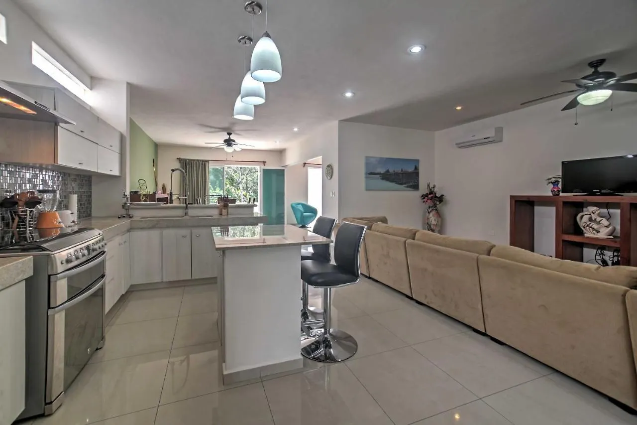 Casa Esmeralda With Pool Access And Furnished Patio! Tulum Villa