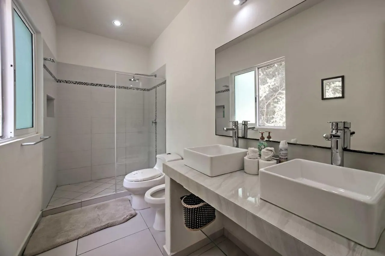 Casa Esmeralda With Pool Access And Furnished Patio! Tulum Messico